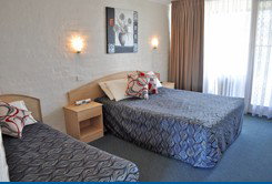 Black Dolphin Resort Motel - Accommodation Broome 1