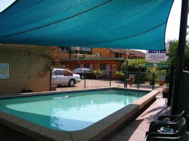 Lake Front Motel - Accommodation Broome 3