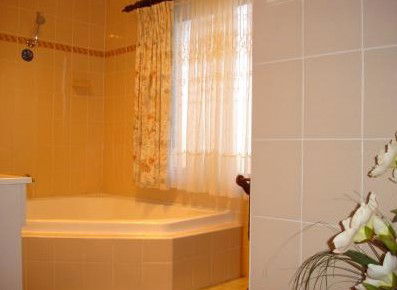 Lake Front Motel - Accommodation Broome 5