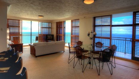 Surfers Aquarius On The Beach - Accommodation Broome 0