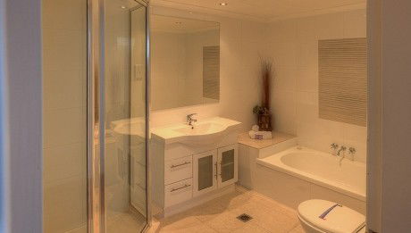 Surfers Aquarius On The Beach - Accommodation Broome 3