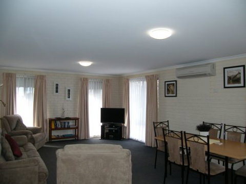 Crown Apartments - Accommodation Broome 2