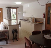 Adrienne's Place On Hill - Accommodation Broome