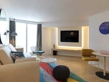 QT Bondi - Accommodation Broome 9