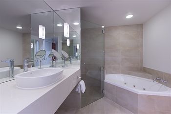 Sofitel Noosa Pacific Resort - Accommodation Broome 0