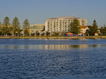 Oaks Waterfront Resort - The Entrance - Accommodation Broome 12