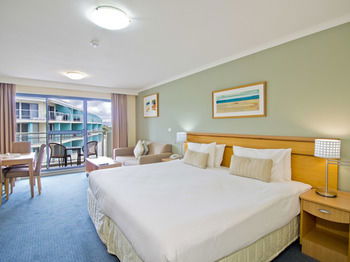Oaks Waterfront Resort - The Entrance - Accommodation Broome 13