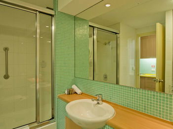 Oaks Waterfront Resort - The Entrance - Accommodation Broome 18