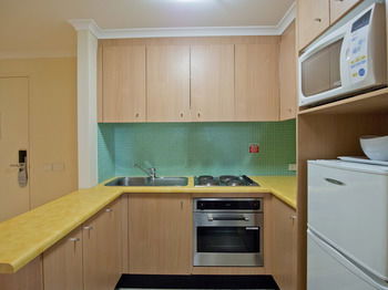 Oaks Waterfront Resort - The Entrance - Accommodation Broome 21