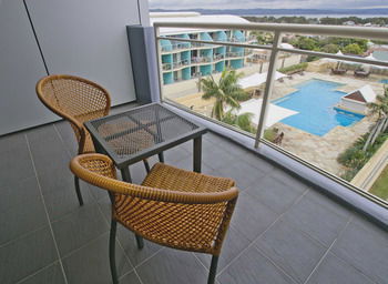 Oaks Waterfront Resort - The Entrance - Accommodation Broome 25