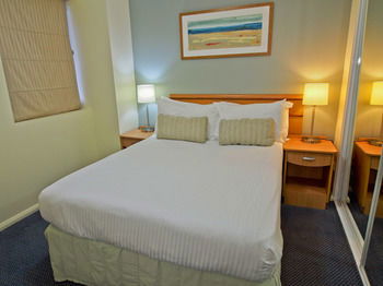 Oaks Waterfront Resort - The Entrance - Accommodation Broome 26