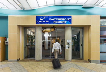 Oaks Waterfront Resort - The Entrance - Accommodation Broome 33