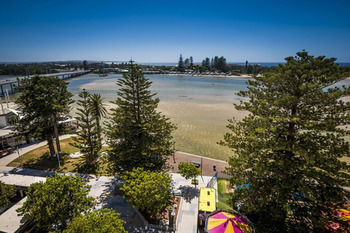 Oaks Waterfront Resort - The Entrance - Accommodation Broome 37
