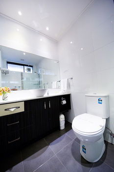 Sandown Regency - Accommodation Broome 5
