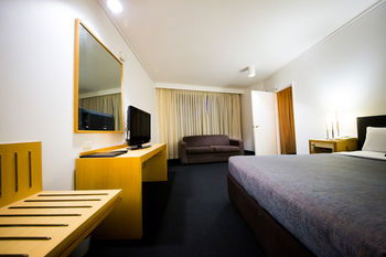 Sandown Regency - Accommodation Broome 15
