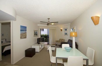 Beach Retreat Coolum - Accommodation Broome 45