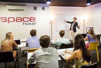 Space Hotel - Hostel/Backpacker - Accommodation Broome 35