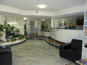 Beachside Resort - Kawana Waters - Accommodation Broome 1