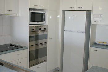 Beachside Resort - Kawana Waters - Accommodation Broome 10