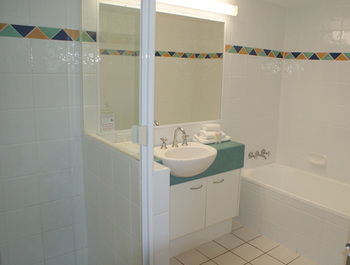 Beachside Resort - Kawana Waters - Accommodation Broome 17