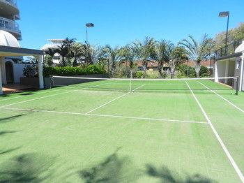 Beachside Resort - Kawana Waters - Accommodation Broome 22