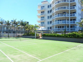 Beachside Resort - Kawana Waters - Accommodation Broome 23