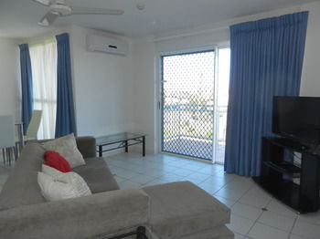 Beachside Resort - Kawana Waters - Accommodation Broome 31