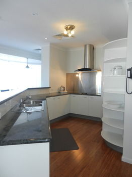 Beachside Resort - Kawana Waters - Accommodation Broome 33