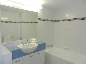 Beachside Resort - Kawana Waters - Accommodation Broome 38