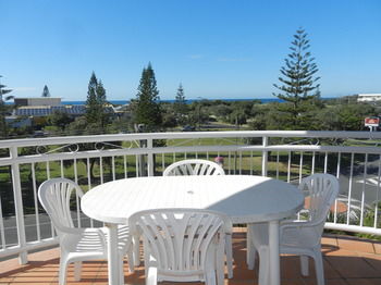 Beachside Resort - Kawana Waters - Accommodation Broome 39