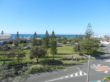 Beachside Resort - Kawana Waters - Accommodation Broome 40