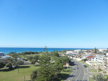 Beachside Resort - Kawana Waters - Accommodation Broome 41