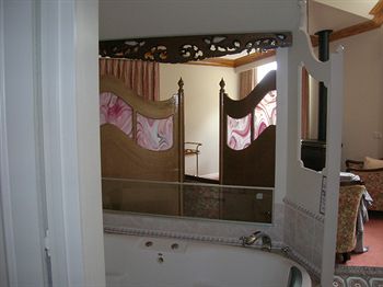 A Camelot Tower & Penthouse - Accommodation Broome 19