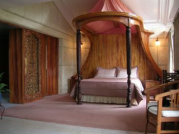 A Camelot Tower & Penthouse - Accommodation Broome 0