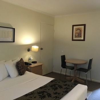 Eltham Gateway Hotel - Accommodation Broome 11