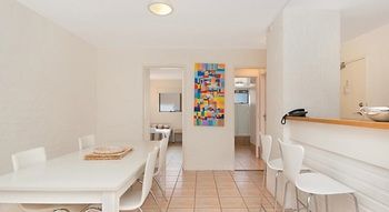 Saks On Hastings - Accommodation Broome 19