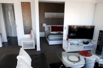 Aura On Flinders Serviced Apartments - Accommodation Broome 3
