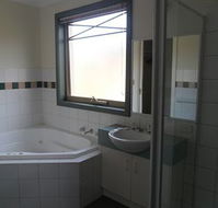 Australian Home Away  Box Hill 32 - Accommodation Broome