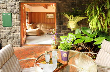 Mary Card's Coach House - Accommodation Broome 13