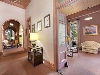 The Victoria & Albert Guesthouse - Accommodation Broome 11