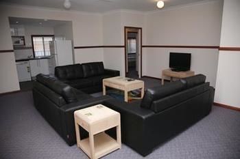 Central Serviced Apartments - Accommodation Broome 5
