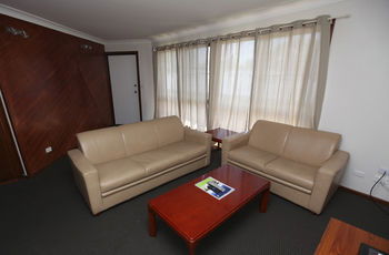 Central Serviced Apartments - Accommodation Broome 14