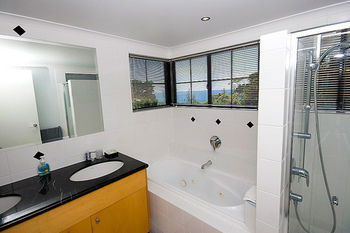 Papillon Coolum - Accommodation Broome 14