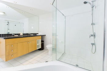 Papillon Coolum - Accommodation Broome 15