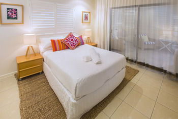 Papillon Coolum - Accommodation Broome 23