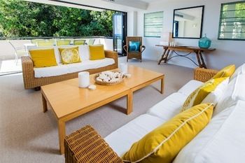 Papillon Coolum - Accommodation Broome 31