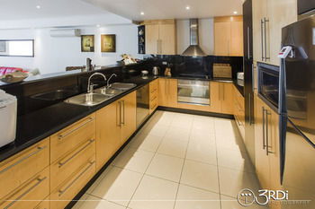 Papillon Coolum - Accommodation Broome 55