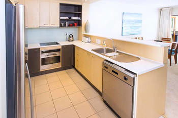 Papillon Coolum - Accommodation Broome 56