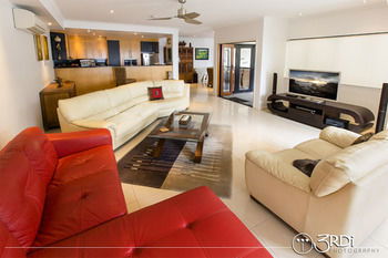 Papillon Coolum - Accommodation Broome 63