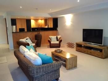 Papillon Coolum - Accommodation Broome 80